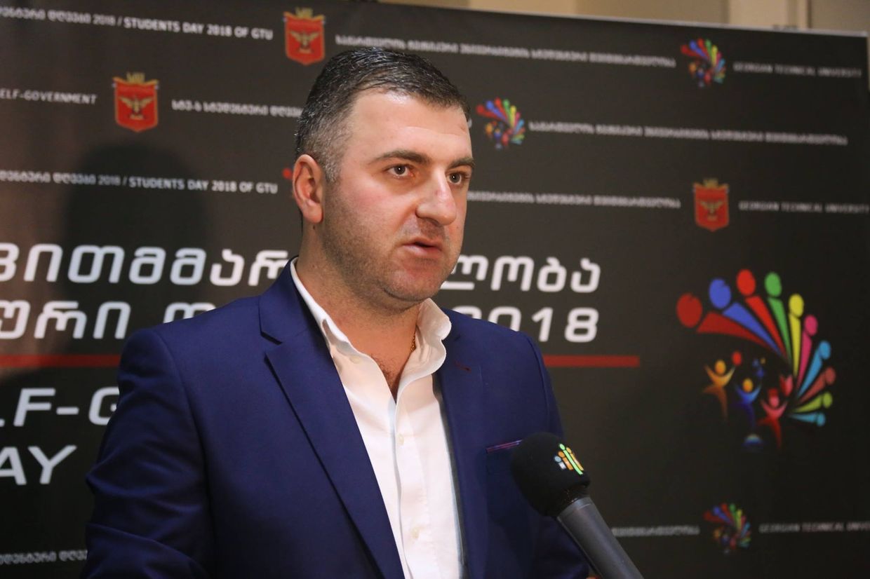 Georgian police raid home of protester over 2021 embezzlement case