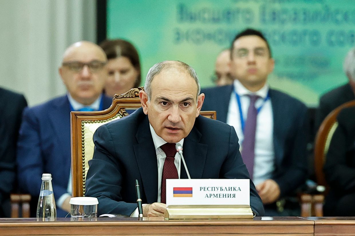 Pashinyan thanks Aliyev for lifting restrictions on cargo transfers