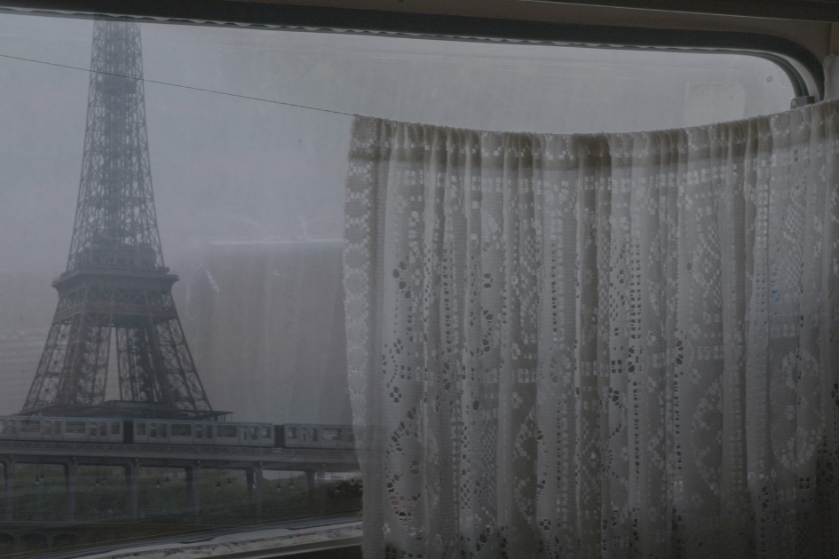 Review | Parallel Movements — uncovering Paris through the lens of health-driven Georgian migrants