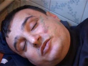 Клинчаев после задержания милицией за порчу билбордов в 2009 году