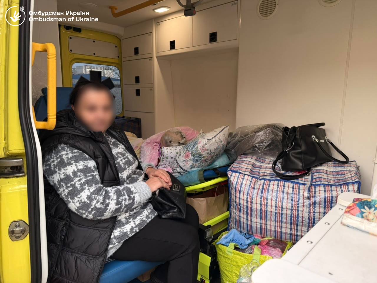 Повернення українських громадян із тимчасово окупованих територій на пункті пропуску