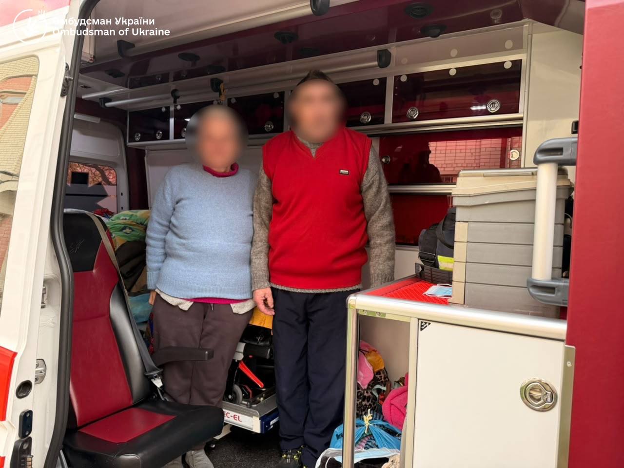 Повернення українських громадян із тимчасово окупованих територій на пункті пропуску